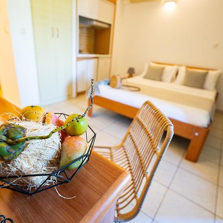 Le Kerveguen Hotell Saint-Gilles-les Bains Eksteriør bilde