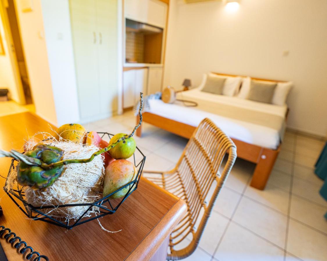 Le Kerveguen Hotell Saint-Gilles-les Bains Eksteriør bilde