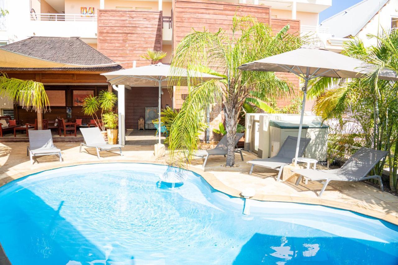 Le Kerveguen Hotell Saint-Gilles-les Bains Eksteriør bilde
