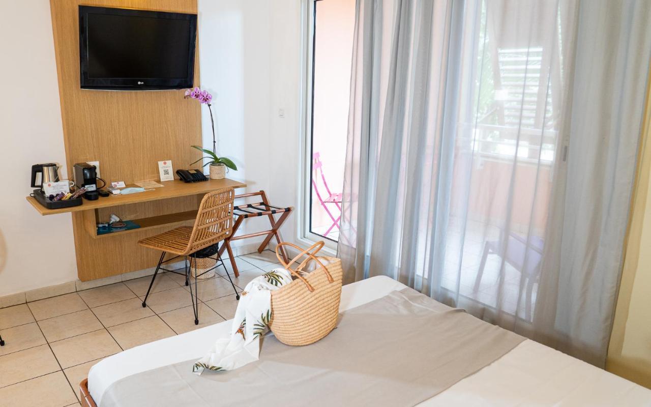 Le Kerveguen Hotell Saint-Gilles-les Bains Eksteriør bilde