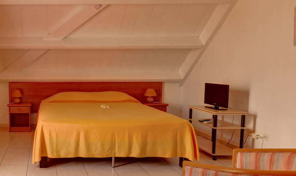 Le Kerveguen Hotell Saint-Gilles-les Bains Eksteriør bilde