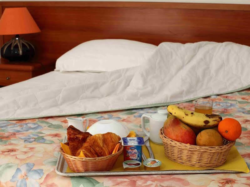 Le Kerveguen Hotell Saint-Gilles-les Bains Eksteriør bilde