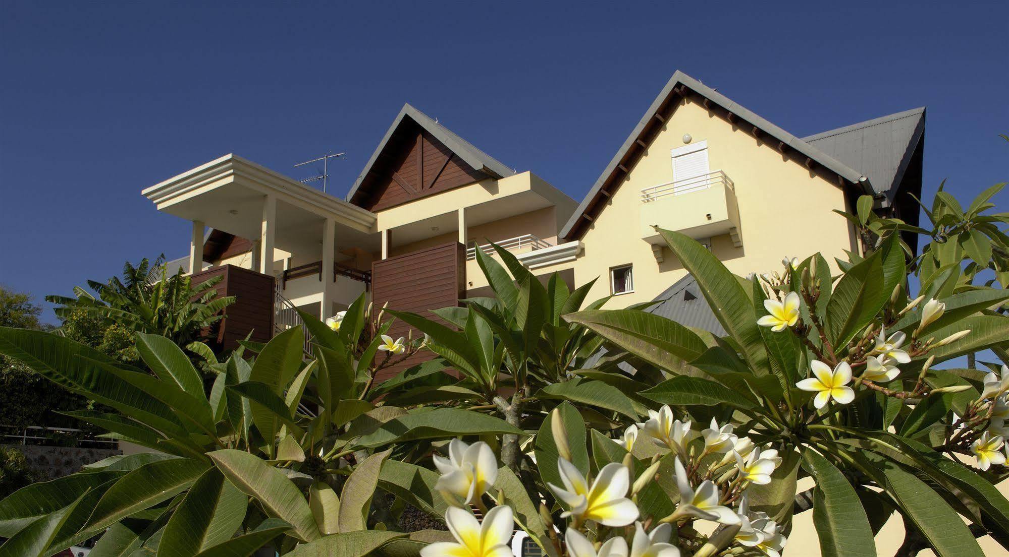 Le Kerveguen Hotell Saint-Gilles-les Bains Eksteriør bilde