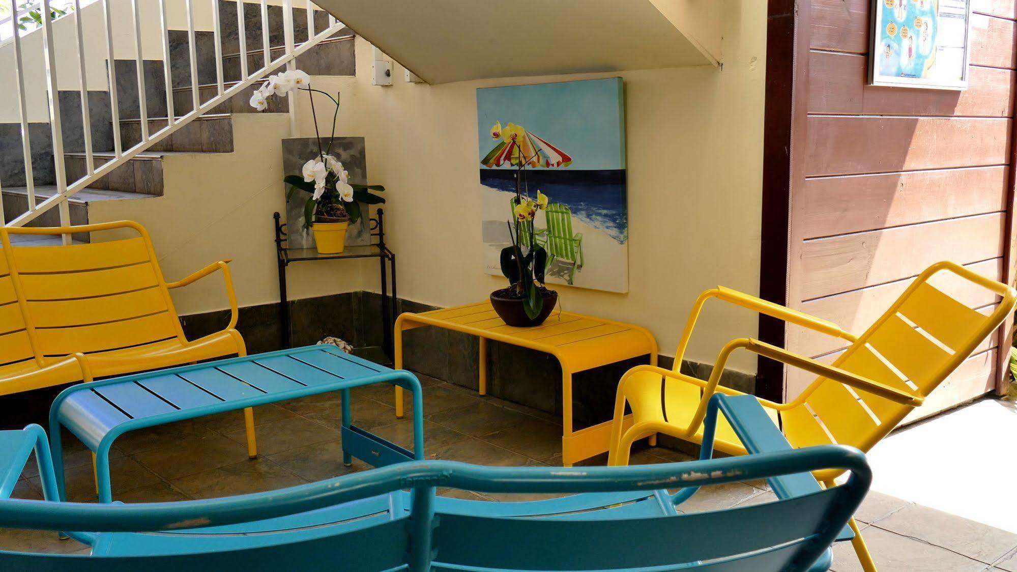 Le Kerveguen Hotell Saint-Gilles-les Bains Eksteriør bilde