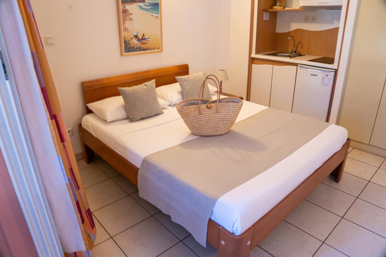 Le Kerveguen Hotell Saint-Gilles-les Bains Eksteriør bilde